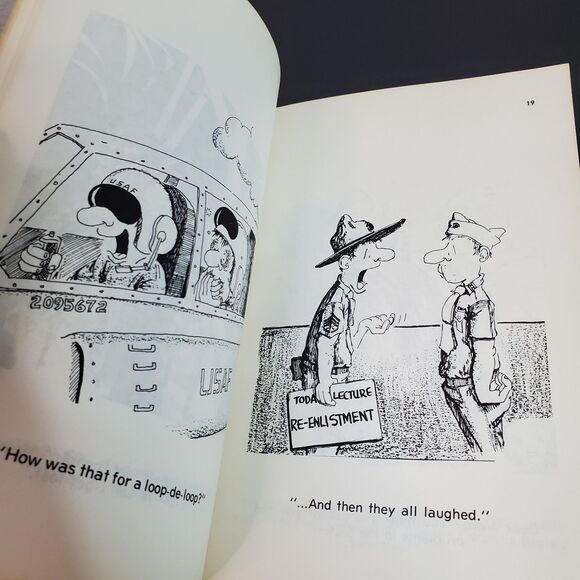 Michael T. Hodgson--WITH SGT. MIKE IN VIETNAM Paperback 1971 Second Printing - Picture 6 of 11